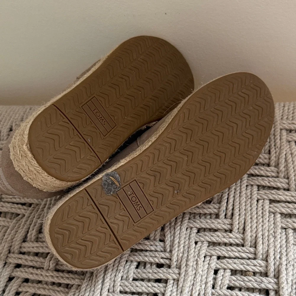 Toms stylish taupe